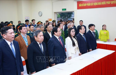 Thủ tướng Phạm Minh Chính bỏ phiếu bầu cử tại phường Tây Hồ, Hà Nội