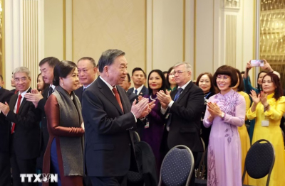Tổng Bí thư, Chủ tịch nước Tô Lâm và Phu nhân gặp đại diện cộng đồng người Việt Nam tại châu Âu