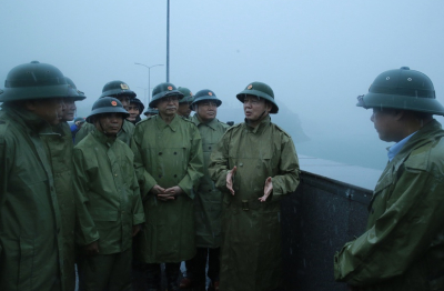 Phó Thủ tướng Chính phủ Trần Hồng Hà kiểm tra công tác phòng, chống bão số 3 tại Thanh Hóa