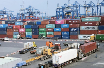 Xuất nhập khẩu nửa đầu tháng 6 vượt 51 tỷ USD