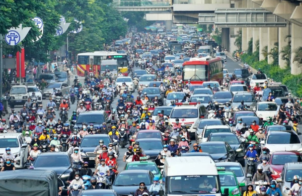 Hà Nội chưa cấm hoàn toàn xe máy xăng vào Vành đai 1