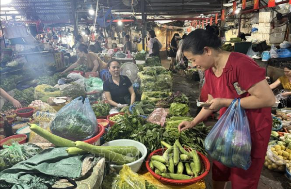 Nắng nóng diện rộng, giá thực phẩm tại Hà Nội có xu hướng tăng nhẹ