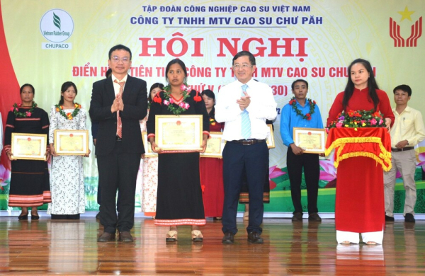 Cao su Chư Păh tôn vinh 60 điển hình tiên tiến, đặt mục tiêu giai đoạn 2025-2030