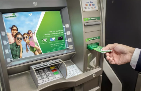 Thẻ ATM từ chính thức bị “khóa cửa” từ ngày 1-7-2025