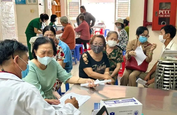 Khám định kỳ, miễn viện phí: 
