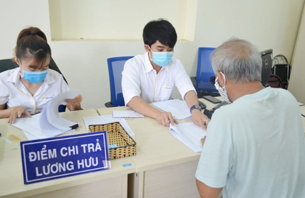 Lương hưu, trợ cấp BHXH sẽ điều chỉnh tăng ra sao nếu lương cơ sở tăng 8%?