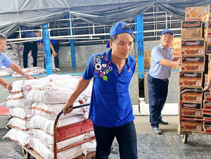 'Bán không lợi nhuận, giảm giá' - sự trợ lực thiết thực cho vùng mưa lũ