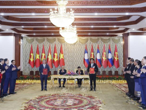 Tổng Bí thư Tô Lâm chứng kiến Lễ trao các văn kiện hợp tác Việt Nam - Lào