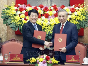 Bàn giao công tác giữa Tổng Bí thư, Chủ tịch nước Tô Lâm và nguyên Chủ tịch nước Lương Cường