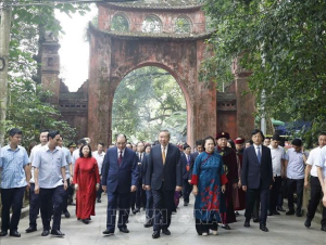 Tổng Bí thư, Chủ tịch nước Tô Lâm dâng hương tưởng niệm các vua Hùng