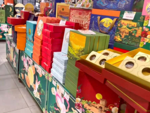 Kiểm soát bánh trung thu từ thị trường truyền thống đến online
