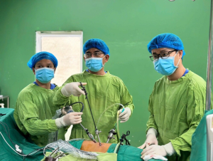 Bệnh viện ĐHYD-HAGL phẫu thuật nội soi thành công ca bệnh phức tạp liên quan đến thận