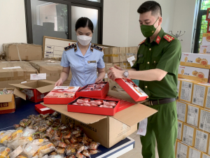 Đẩy mạnh đấu tranh ngăn chặn, đẩy lùi buôn lậu, gian lận thương mại và hàng giả