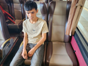 Bắt đối vận chuyển trên 4200 viên ma túy và 95 gói ma túy dạng đá