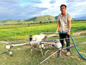 Gia Lai: Anh nông dân lái drone cứu 2 em nhỏ được tặng bằng khen