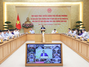 Phấn đấu tăng trưởng kinh tế năm 2025 từ 8,3-8,5%