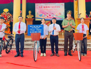 Công an xã Yên Bài tăng cường công tác đảm bảo an toàn giao thông trong ngày khai giảng năm học mới