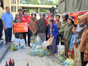 Quảng Ninh: Trao 16 tấn nhu yếu phẩm cho người dân Nghệ An, Thanh Hóa 