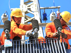 Cơ chế điện bậc thang gây tranh luận, nhưng vẫn đạt mục tiêu