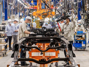 Sản xuất công nghiệp giữ vững đà tăng trưởng cao