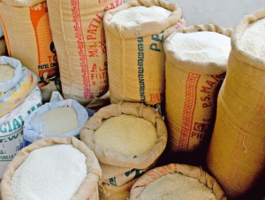 Giá gạo Ấn Độ, Thái Lan giảm nhẹ