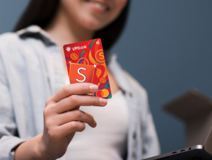 Nhẹ gánh sắm Tết nhờ bí kíp VPBank S Rewards Mastercard