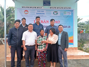 Bàn giao nhà Đại đoàn kết và trao quà Tết gần 700 triệu đồng tại xã Gào