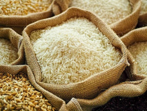 Giá gạo châu Á giảm do nhu cầu suy yếu