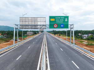 Gần 200km cao tốc từ Quảng Ngãi đến hầm Cù Mông sẽ thông xe vào trưa mai (29/4).