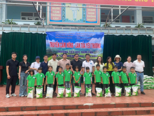 Trường Tiểu học Đống Đa đồng hành lan tỏa yêu thương tới học sinh vùng cao Lai Châu