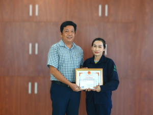 Ba lần khen thưởng hành động đẹp của nữ lao công ở Gia Lai