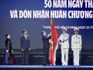 Vinamilk đón nhận Huân chương Độc lập hạng Nhất