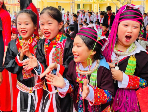 Gần 372.000 học sinh TP Quảng Ninh hân hoan khai giảng năm học mới 2026-2027