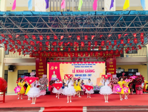 “Trao cơ hội, nối ước mơ” - Quỹ Tâm Tài Việt và Công ty Xổ số điện toán Việt Nam (Vietlott) dành tặng học bổng 100 triệu đồng cho học sinh có hoàn cảnh khó khăn tại xã Nghĩa Trụ, tỉnh Hưng Yên