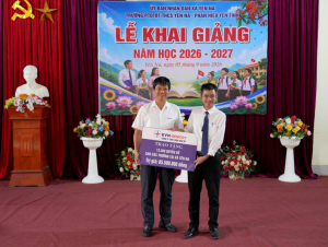 Công ty Thủy điện Bản Vẽ: Trao hơn 45.000 quyển vở cho học sinh vùng cao