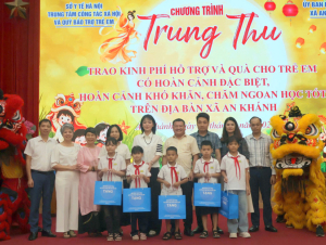 Mang Tết Trung thu ấm áp đến với trẻ em khó khăn xã An Khánh