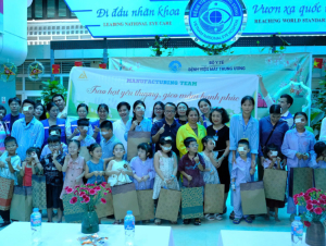 Chung tay mang yêu thương đến với các cháu đang điều trị tại Bệnh viện Mắt Trung ương