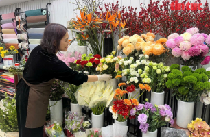 Sôi động thị trường hoa và quà tặng dịp Quốc tế Phụ nữ 8/3