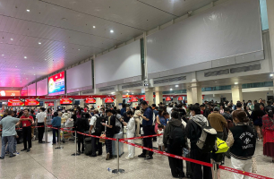 Dịp lễ 30/4 và 1/5: Vé máy bay khan hiếm, du lịch giữ giá để hút khách