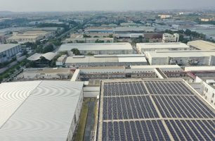 Điện mặt trời áp mái trong KCN: Xu hướng tất yếu và nút thắt cần gỡ