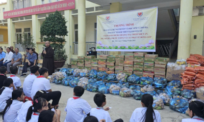 Những phần quà nghĩa tình tiếp sức người dân và học sinh xã Bố Hạ vượt qua bão lũ