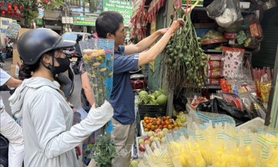 Thị trường lễ Vu Lan: Cỗ chay, dịch vụ trực tuyến hút khách