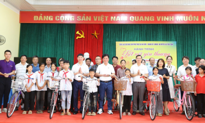 CLB báo chí Phú Thọ tặng quà, động viên học sinh nghèo vượt khó và gia đình có hoàn cảnh khó khăn tại Phú Thọ