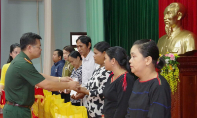 Binh đoàn 15 trao gần 14.000 suất quà tặng nhân dân dịp Quốc khánh 2/9