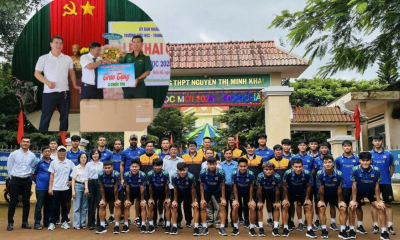 CLB HAGL và Cúp Mỏ đá Làng Bi sẻ chia ngày khai giảng