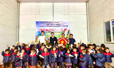 Mang hơi ấm tới các em nhỏ và người dân tại điểm trường Háng Á