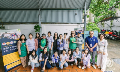 Học sinh Trung học mang suất ăn dinh dưỡng đến người bệnh khó khăn qua dự án Bếp Xanh Yêu Thương