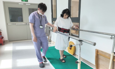 Bệnh Nhân Israel Lấy Lại Vận Động Nhờ Thay Khớp Háng SuperPATH