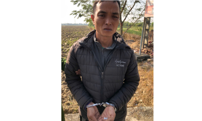 Bắt quả tang đối tượng tàng trữ trái phép chất ma túy tại xã Bắc Đông Quan