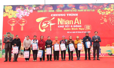 Nhiều phần quà ý nghĩa được trao trong chương trình 